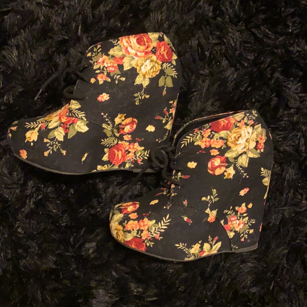 Charlotte Russe tie wedges